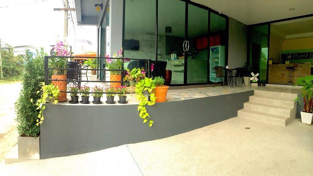 Moment House Hua Hin Ostello Esterno foto