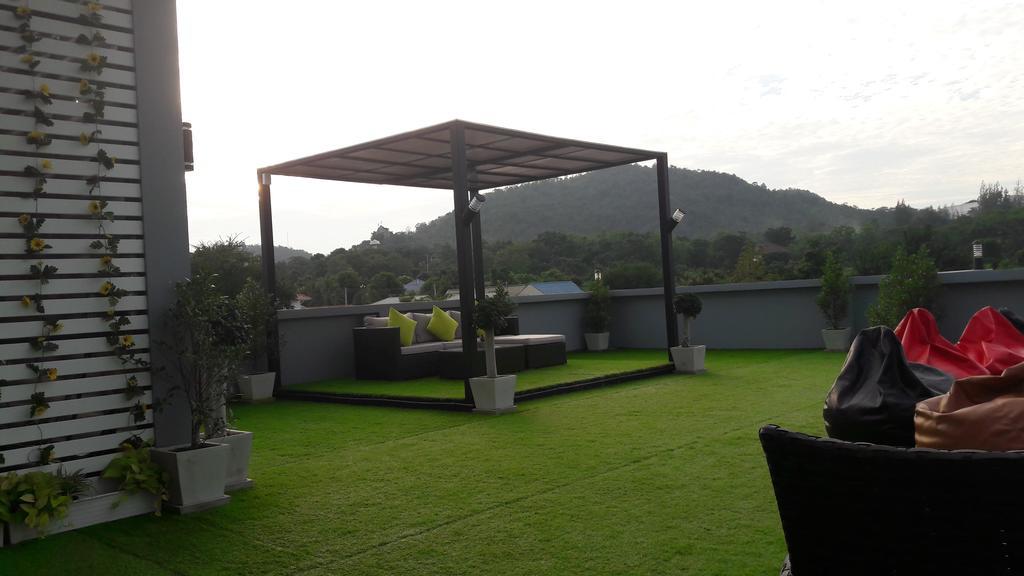 Moment House Hua Hin Ostello Esterno foto