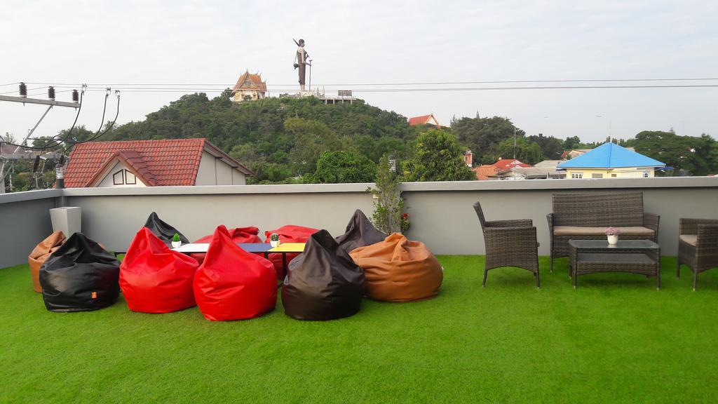 Moment House Hua Hin Ostello Esterno foto