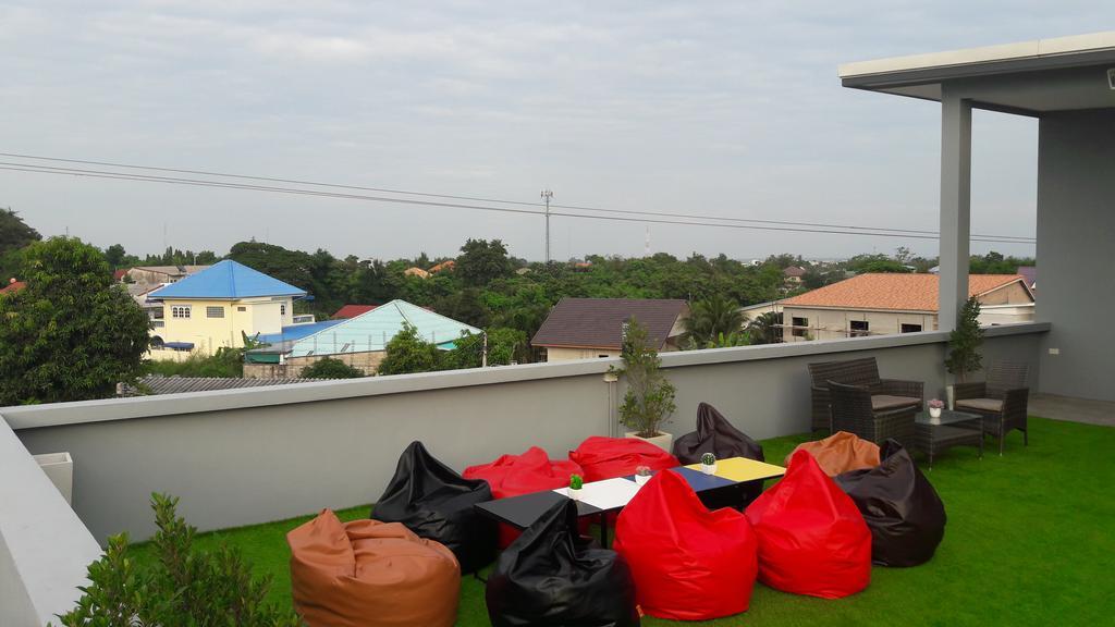Moment House Hua Hin Ostello Esterno foto