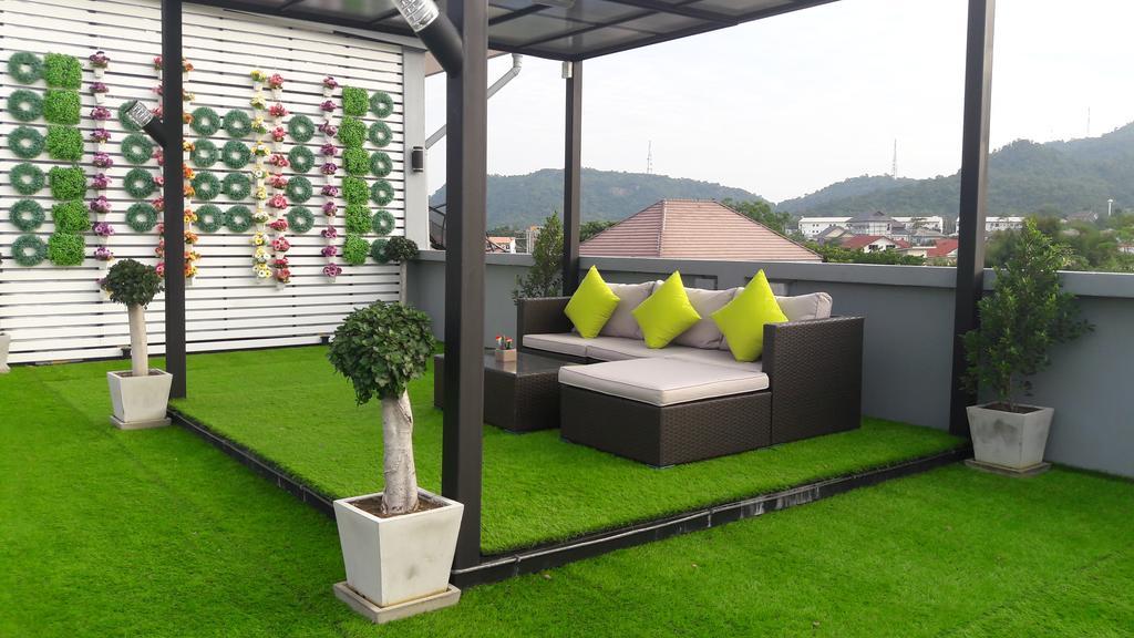 Moment House Hua Hin Ostello Esterno foto