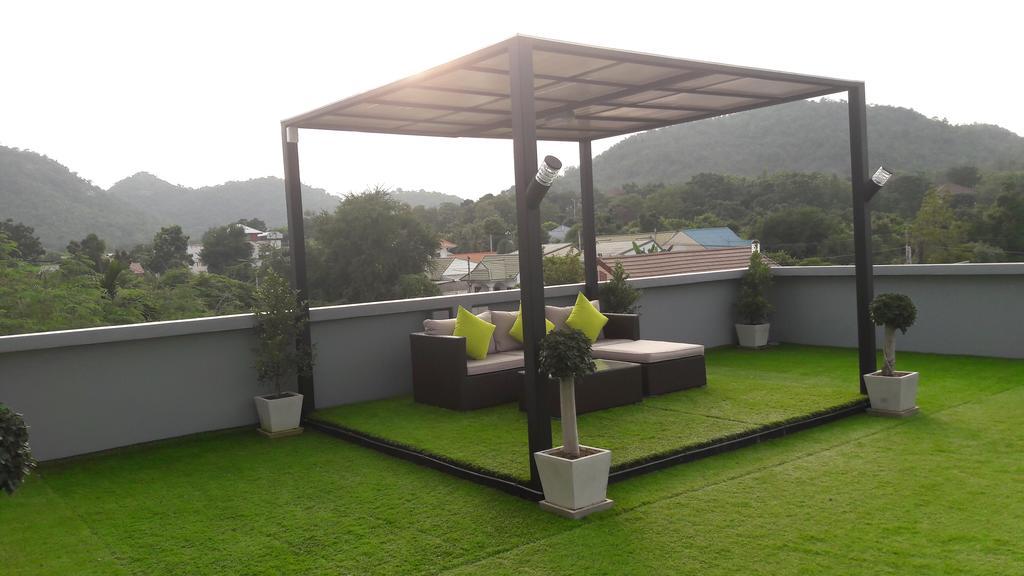 Moment House Hua Hin Ostello Esterno foto