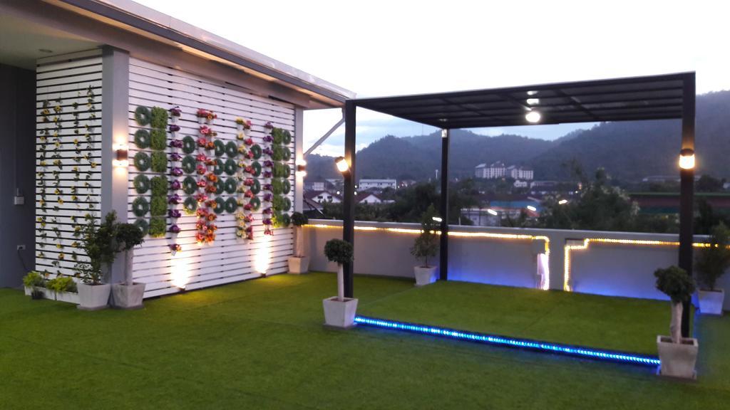 Moment House Hua Hin Ostello Esterno foto