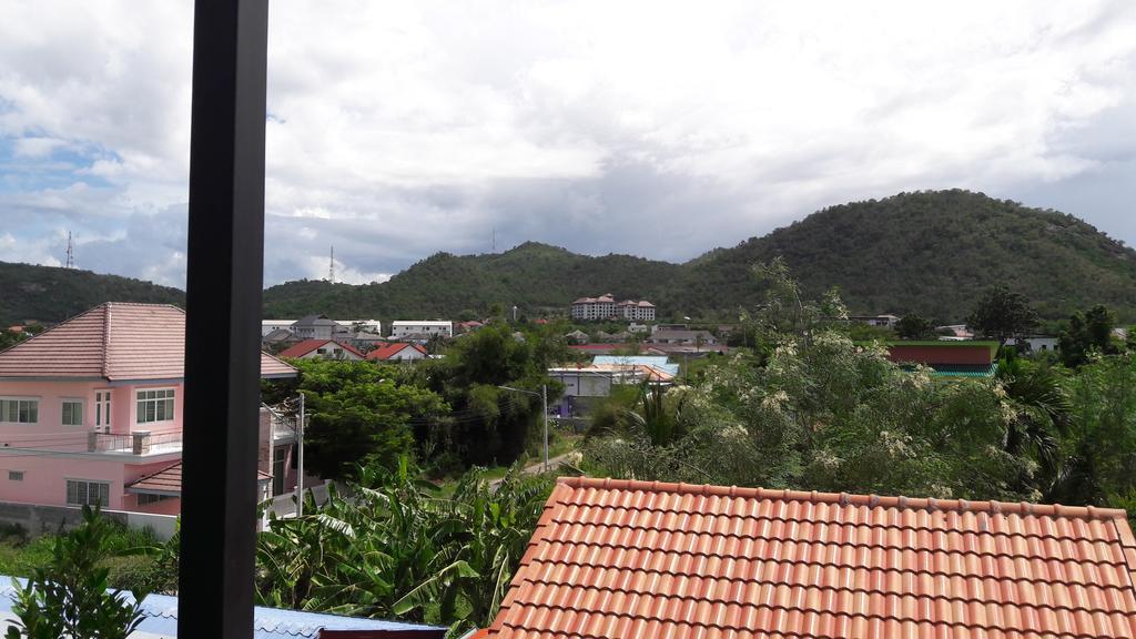 Moment House Hua Hin Ostello Esterno foto