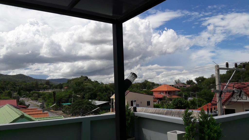 Moment House Hua Hin Ostello Esterno foto
